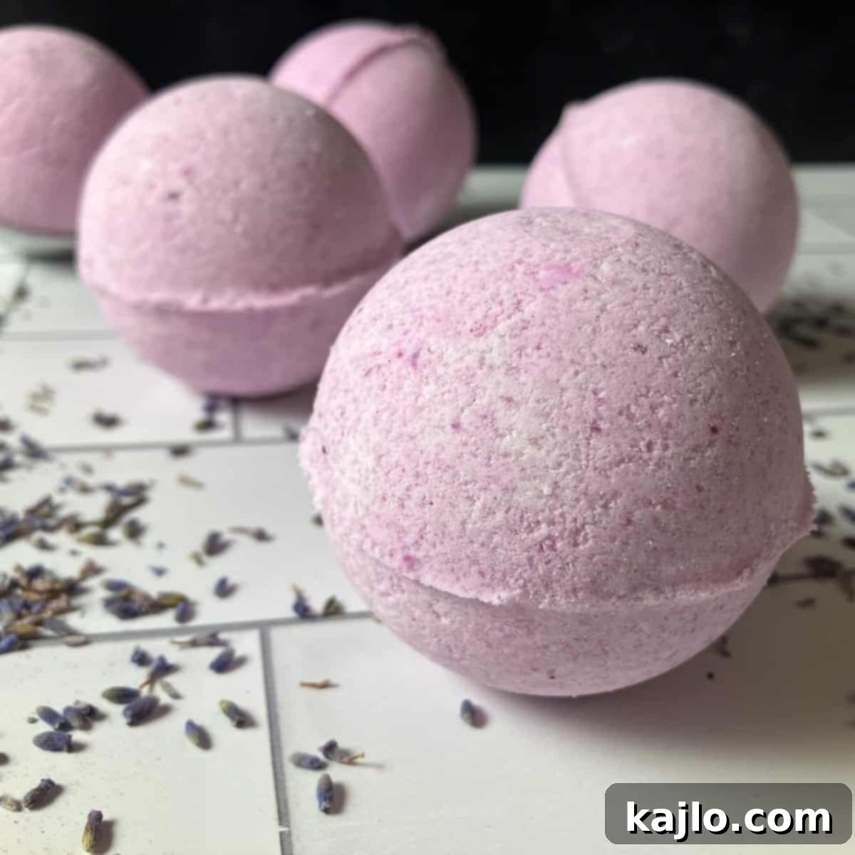Craft Your Own Bath Bombs 1 featured 28876