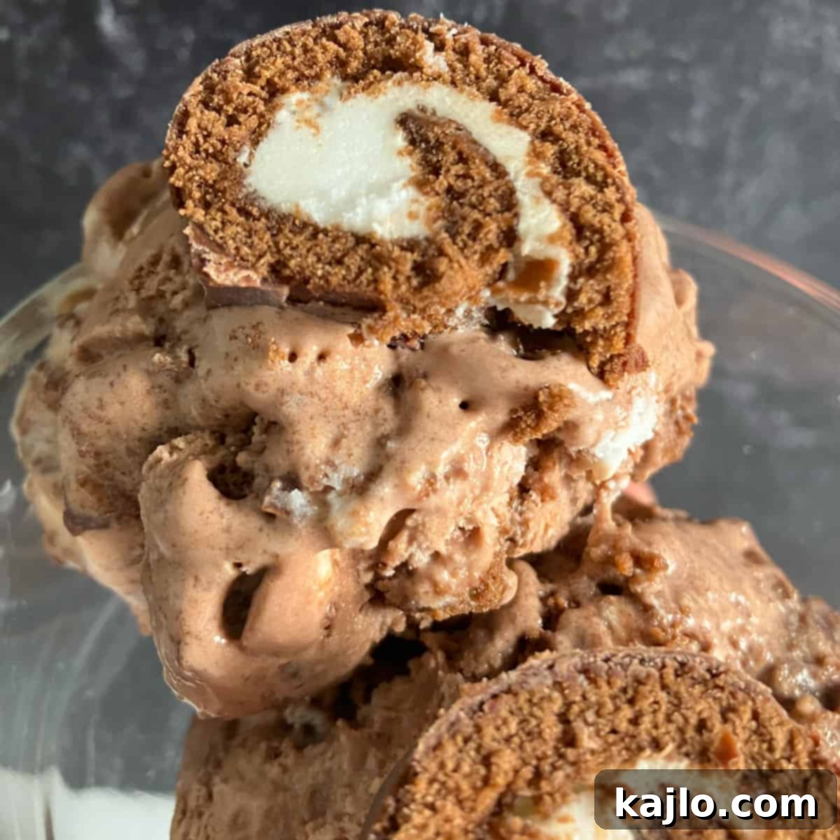 DIY Swiss Roll Ice Cream 1 featured 38946