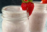 Delicious Strawberry Banana Weight Gain Smoothie
