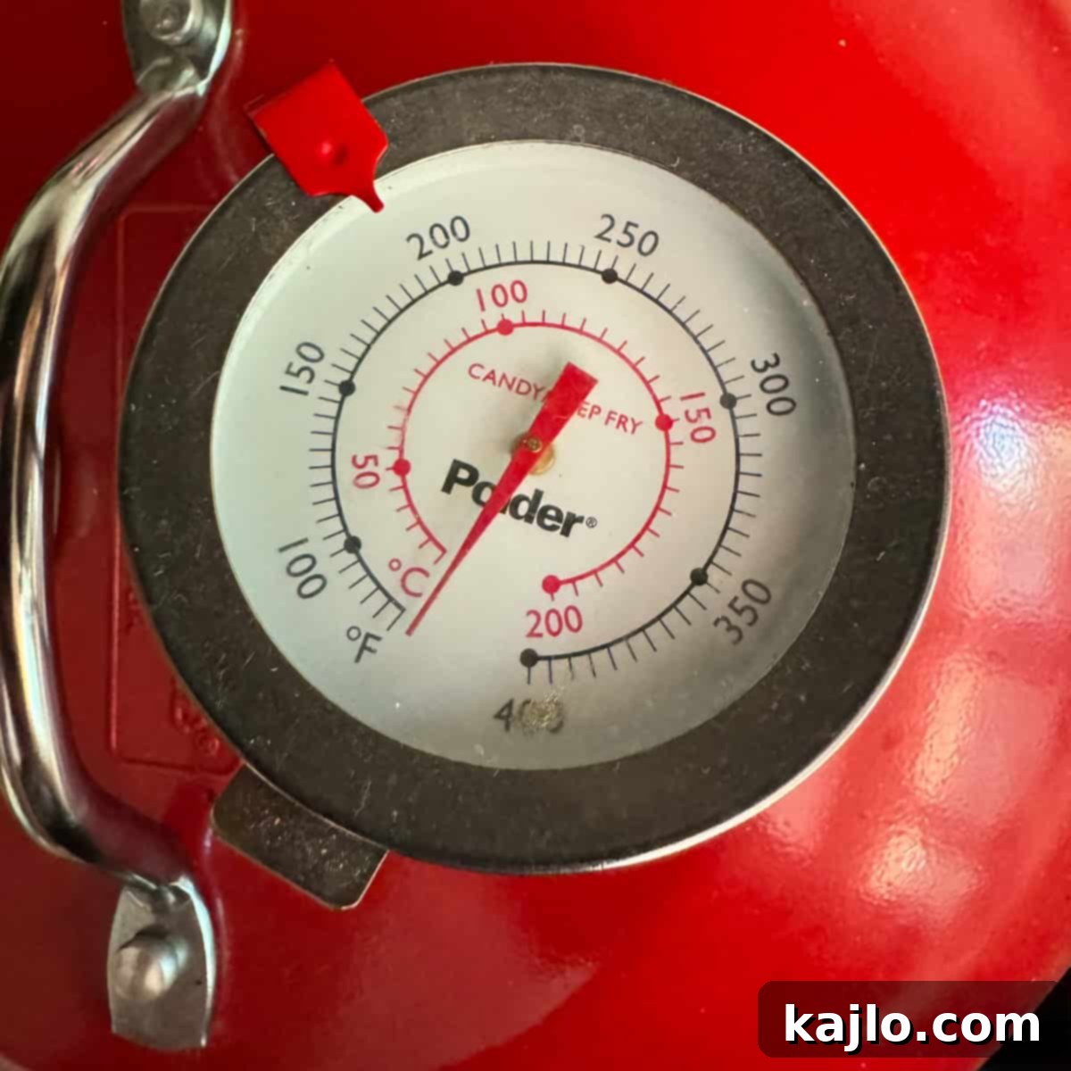 The Ultimate Smoked Stouffer's Mac and Cheese 6 Thermometer showing the ideal smoking temperature for mac and cheese.