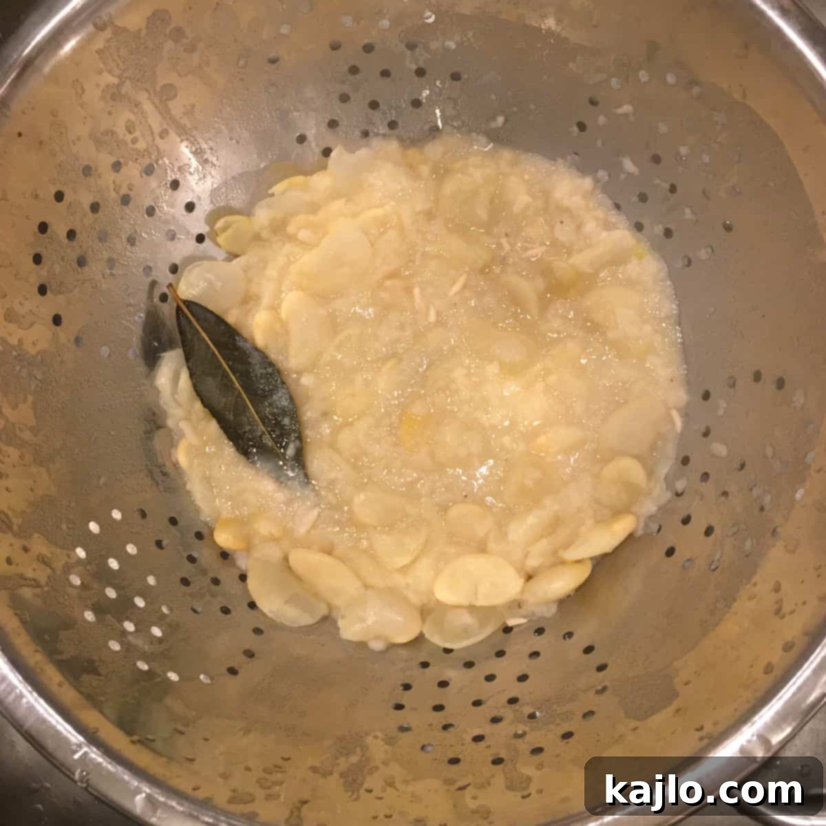 Easy Instant Pot Lima Beans 5 Creamy, mushy lima beans in a bowl