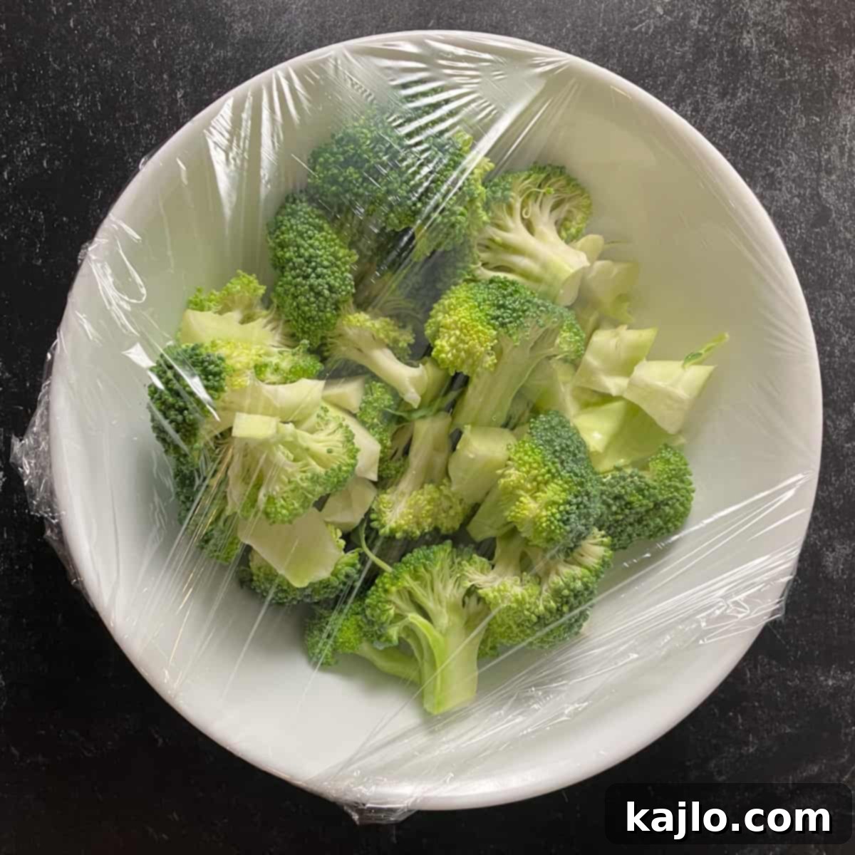 Microwave Magic: Fresh Veggies in Minutes 3 steam broccoli microwave