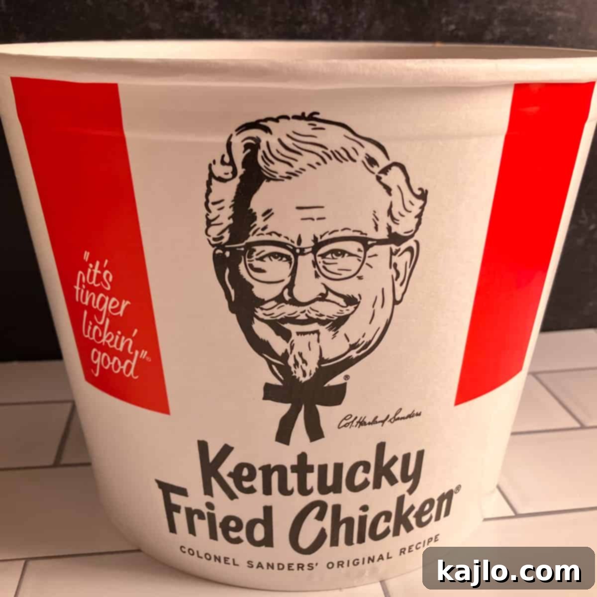 kfc fried chicken bucket