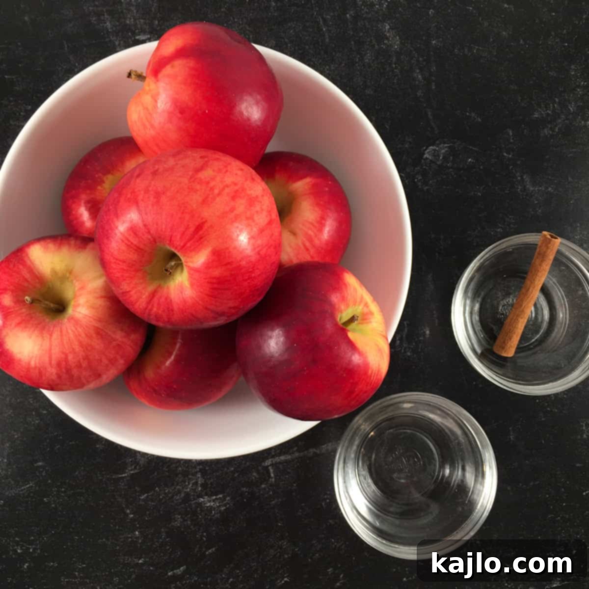 Pure Homemade Applesauce No Added Sugar 4 homemade unsweetened applesauce ingredients