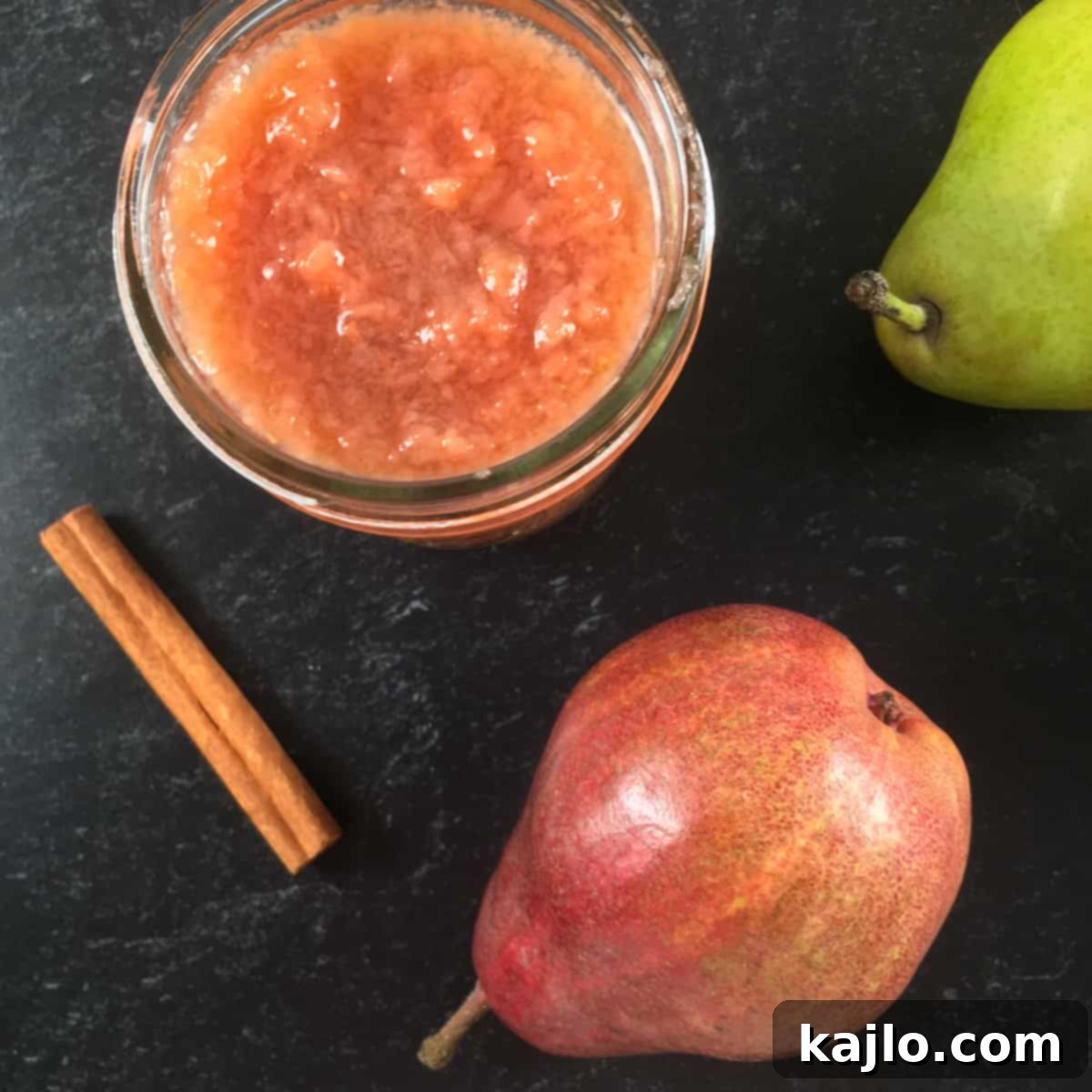 Fresh pears for an ideal applesauce substitute