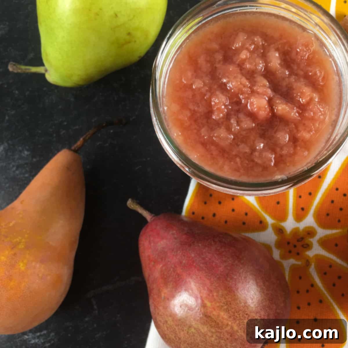 Homemade pear sauce, a perfect applesauce alternative