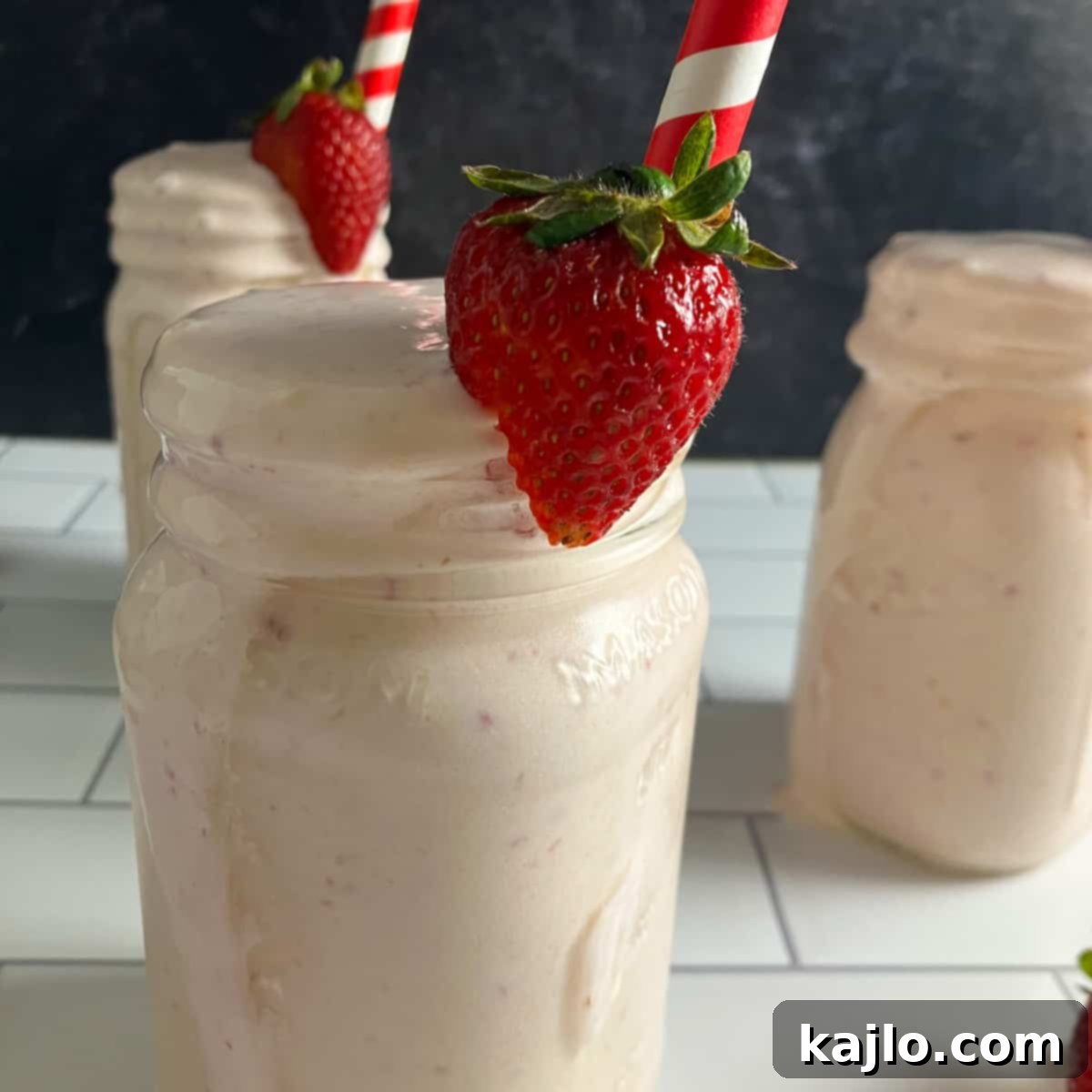 Delicious and healthy banana mango strawberry smoothie recipe