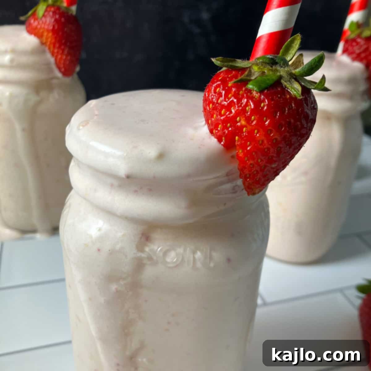 Benefits of banana strawberry mango smoothie