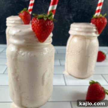 banana mango strawberry smoothie
