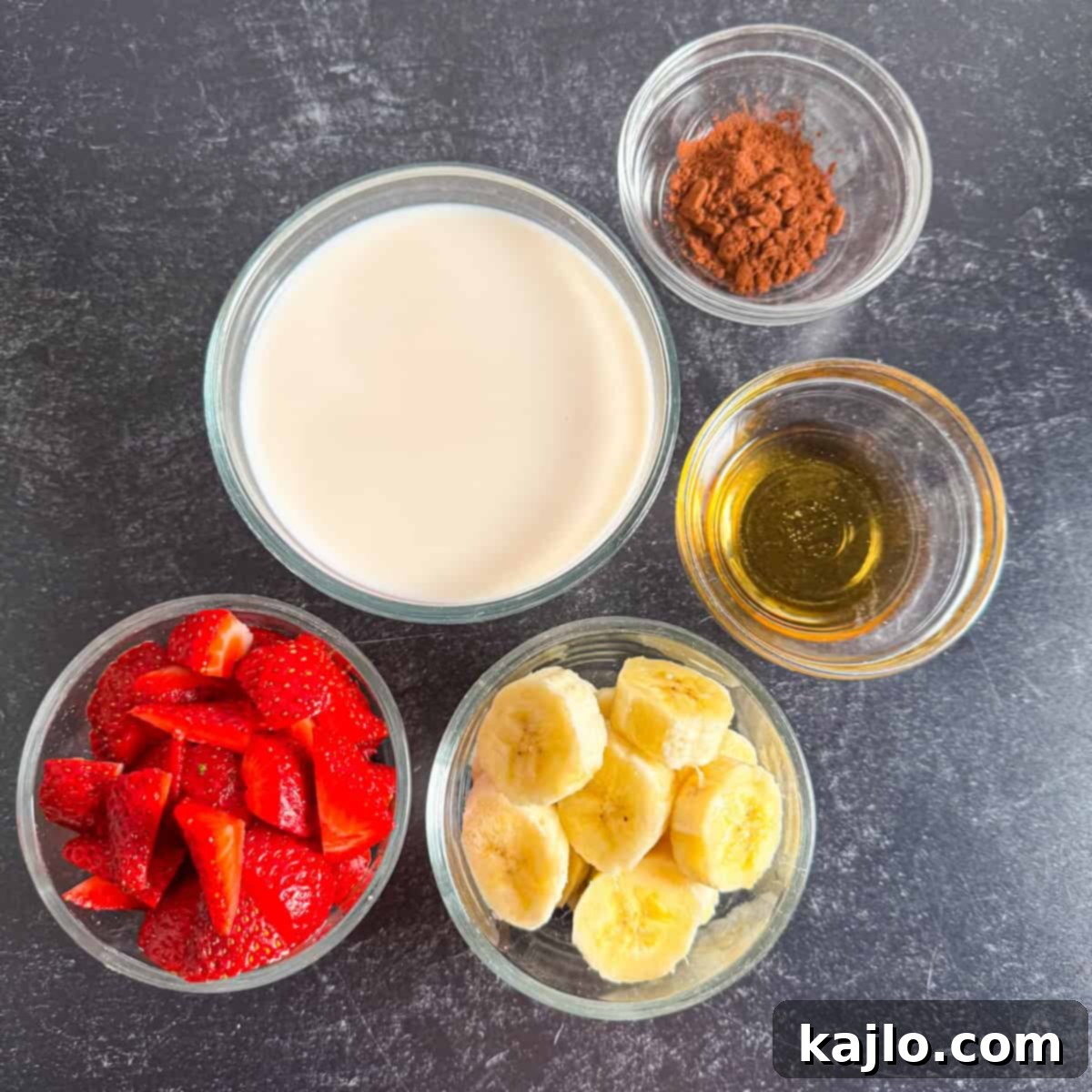 Decadent Strawberry Banana Chocolate Smoothie 3 chocolate banana strawberry smoothie ingredients
