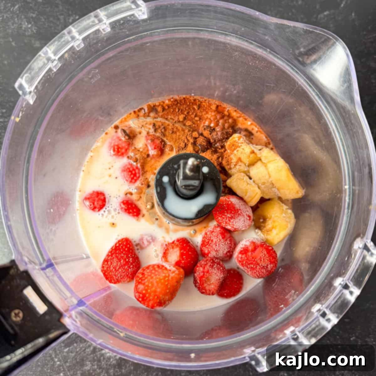 Decadent Strawberry Banana Chocolate Smoothie 4 how to make strawberry chocolate banana smoothie