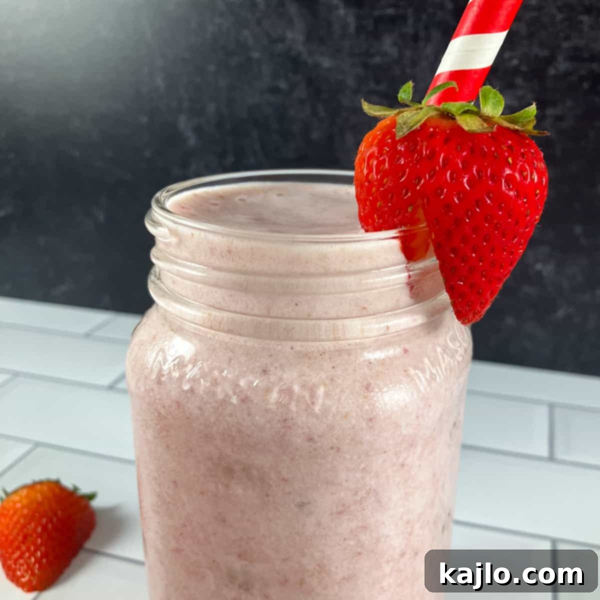 banana peanut butter strawberry smoothie