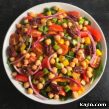 Delicious vegan spinach salad